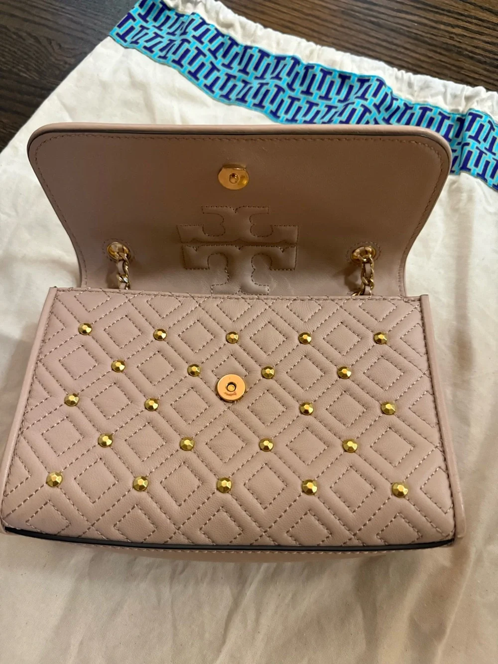 Tory Burch Quilted Studded Chain Crossbody Bag - Pale Pink with Gold Hardware - Picture 4 of 6